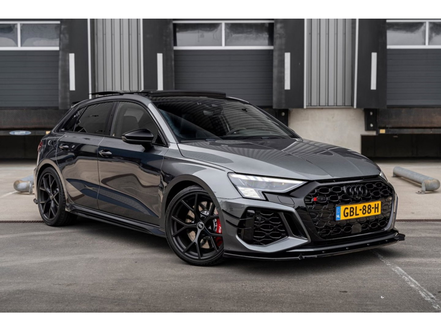 Audi RS3 Sportback 2.5 TFSI RS3 400PK Quattro / B&O / panoramadak / Matrix