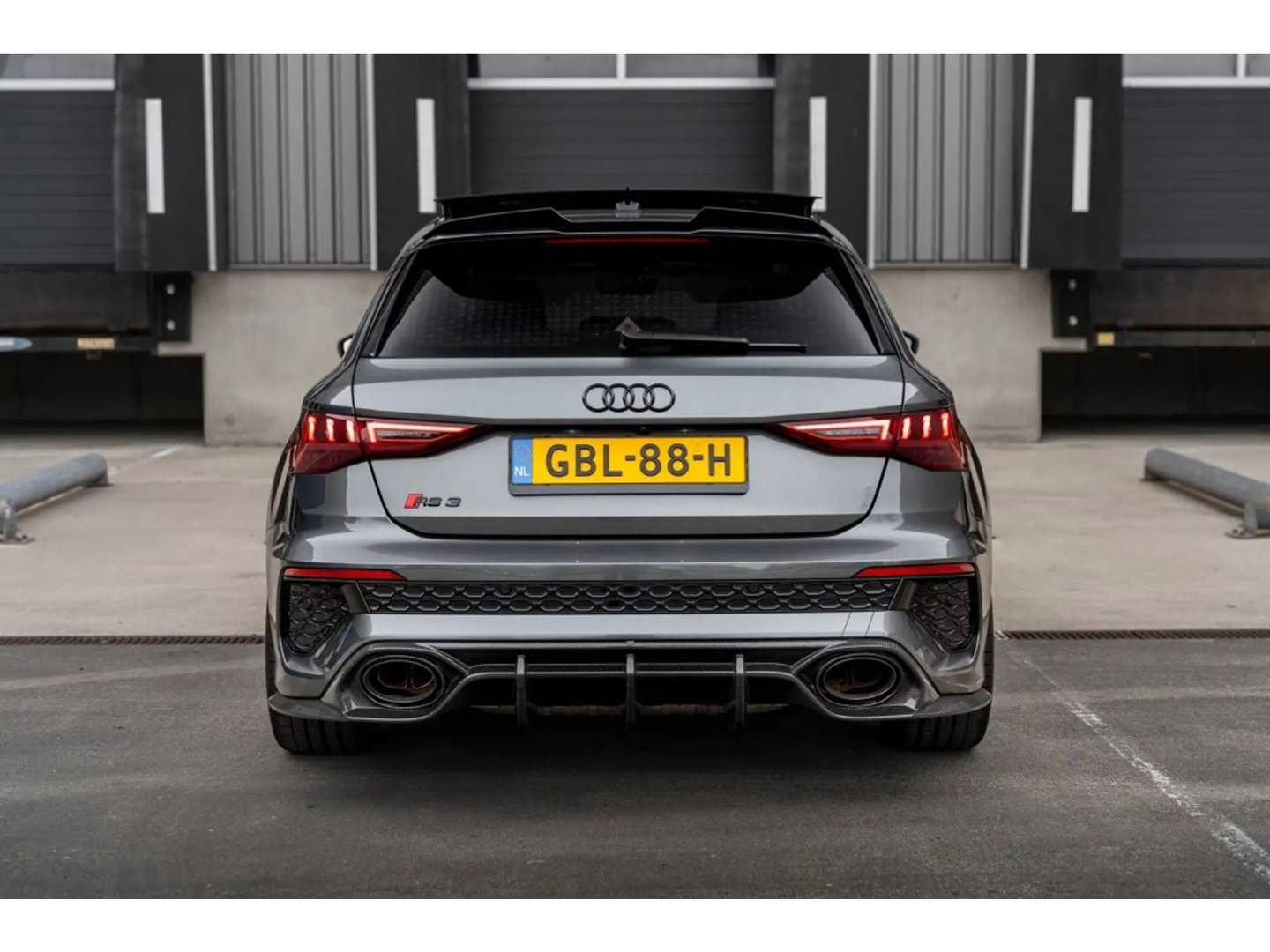 Audi RS3 Sportback 2.5 TFSI RS3 400PK Quattro / B&O / panoramadak / Matrix