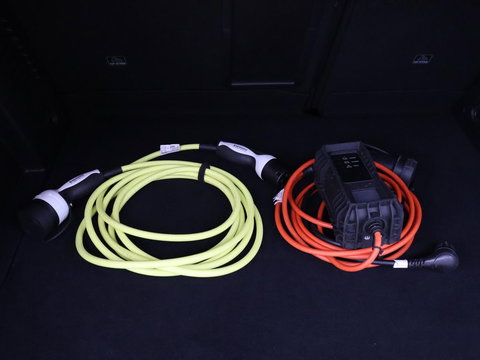 Peugeot 3008 1.6 HYbrid 225 GT | SOH 89% | Adaptive cruise | Half leder | Camera | Navigatie | Carplay | Dodehoek detectie | Digital Cockpit | Climate control | Bluetooth | PHEV | Plug In