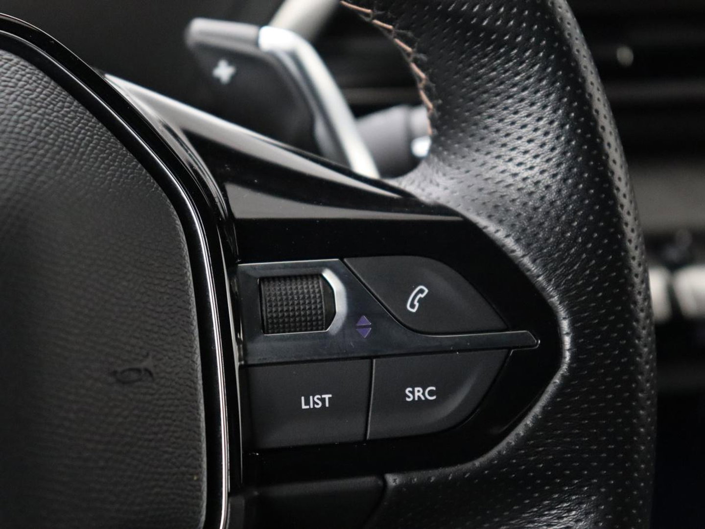 Peugeot 3008 1.6 HYbrid 225 GT | SOH 89% | Adaptive cruise | Half leder | Camera | Navigatie | Carplay | Dodehoek detectie | Digital Cockpit | Climate control | Bluetooth | PHEV | Plug In