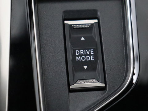 Peugeot 3008 1.6 HYbrid 225 GT | SOH 89% | Adaptive cruise | Half leder | Camera | Navigatie | Carplay | Dodehoek detectie | Digital Cockpit | Climate control | Bluetooth | PHEV | Plug In