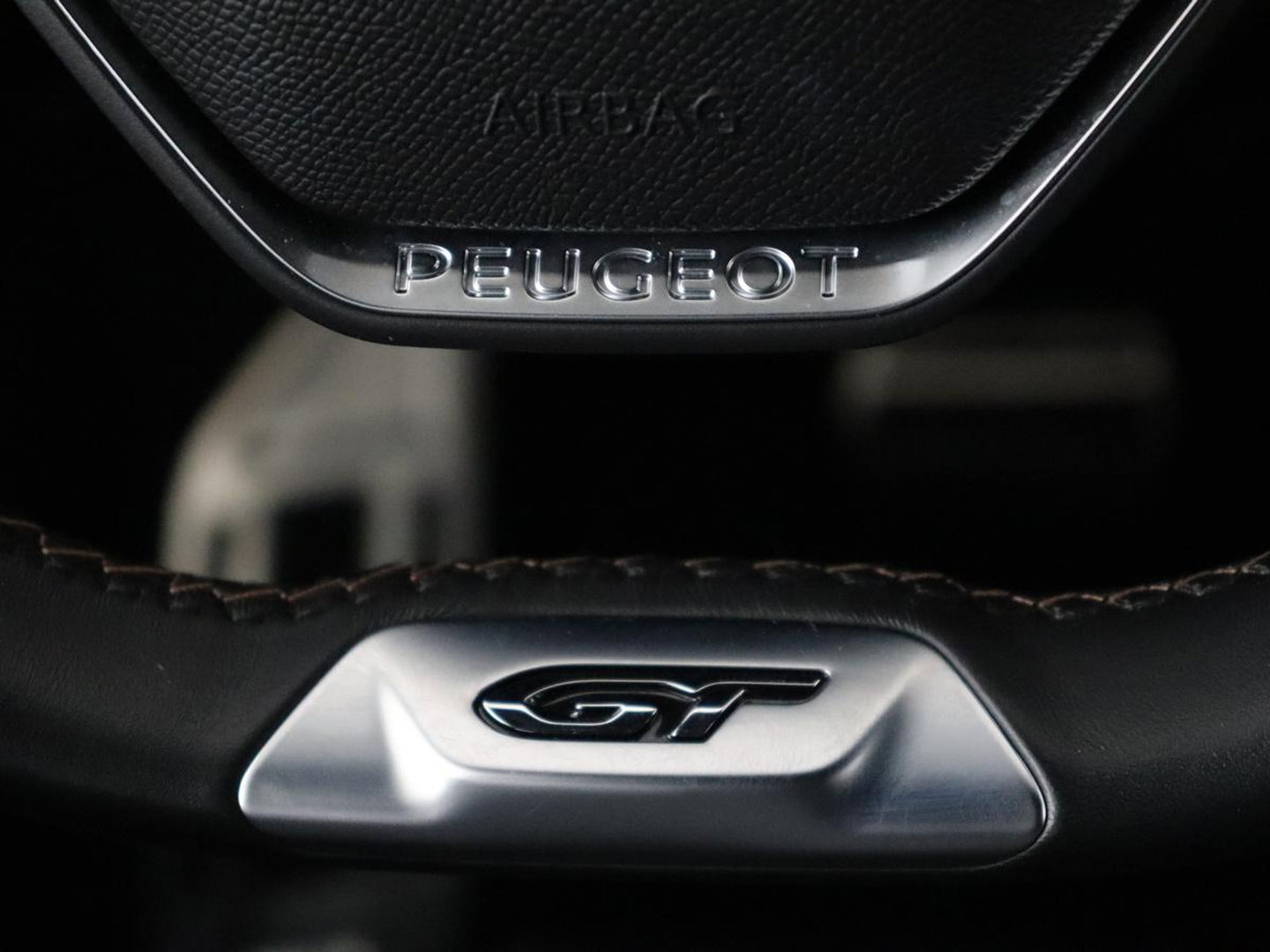 Peugeot 3008 1.6 HYbrid 225 GT Line | SOH 89% | Adaptive cruise | Half leder | Camera | Navigatie | Carplay | Dodehoek detectie | Digital Cockpit | Climate control | Bluetooth | PHEV | Plug In