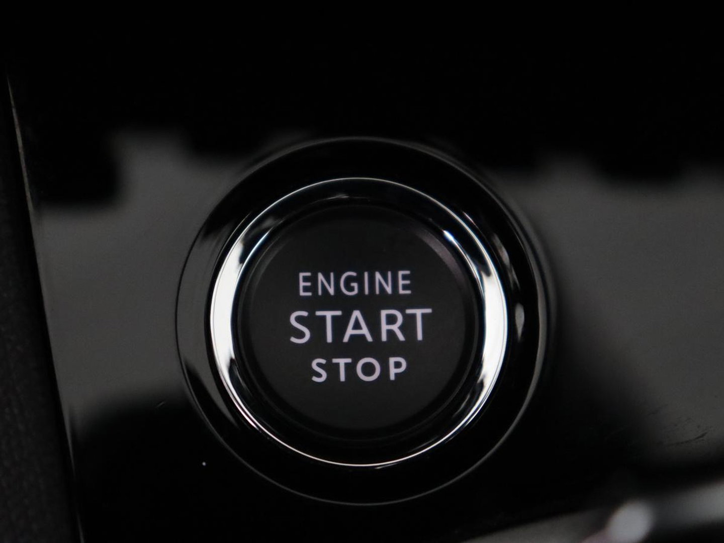 Peugeot 3008 1.6 HYbrid 225 GT Line | SOH 89% | Adaptive cruise | Half leder | Camera | Navigatie | Carplay | Dodehoek detectie | Digital Cockpit | Climate control | Bluetooth | PHEV | Plug In