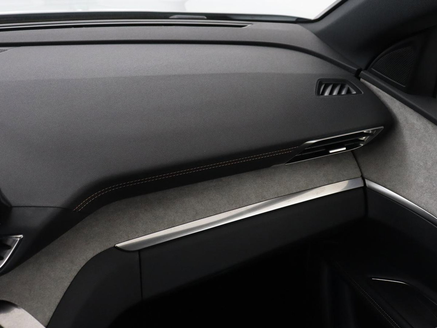 Peugeot 3008 1.6 HYbrid 225 GT Line | SOH 89% | Adaptive cruise | Half leder | Camera | Navigatie | Carplay | Dodehoek detectie | Digital Cockpit | Climate control | Bluetooth | PHEV | Plug In