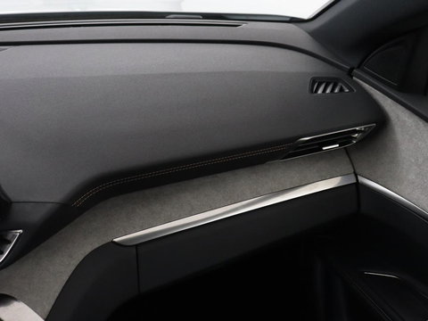 Peugeot 3008 1.6 HYbrid 225 GT | SOH 89% | Adaptive cruise | Half leder | Camera | Navigatie | Carplay | Dodehoek detectie | Digital Cockpit | Climate control | Bluetooth | PHEV | Plug In