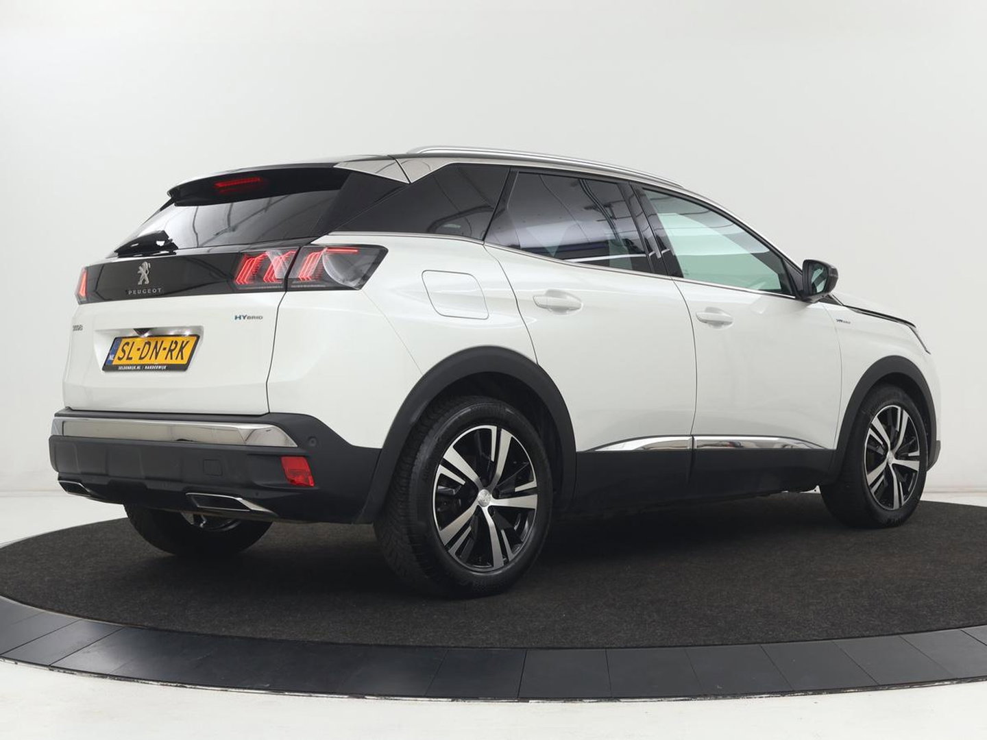 Peugeot 3008 1.6 HYbrid 225 GT Line | SOH 89% | Adaptive cruise | Half leder | Camera | Navigatie | Carplay | Dodehoek detectie | Digital Cockpit | Climate control | Bluetooth | PHEV | Plug In