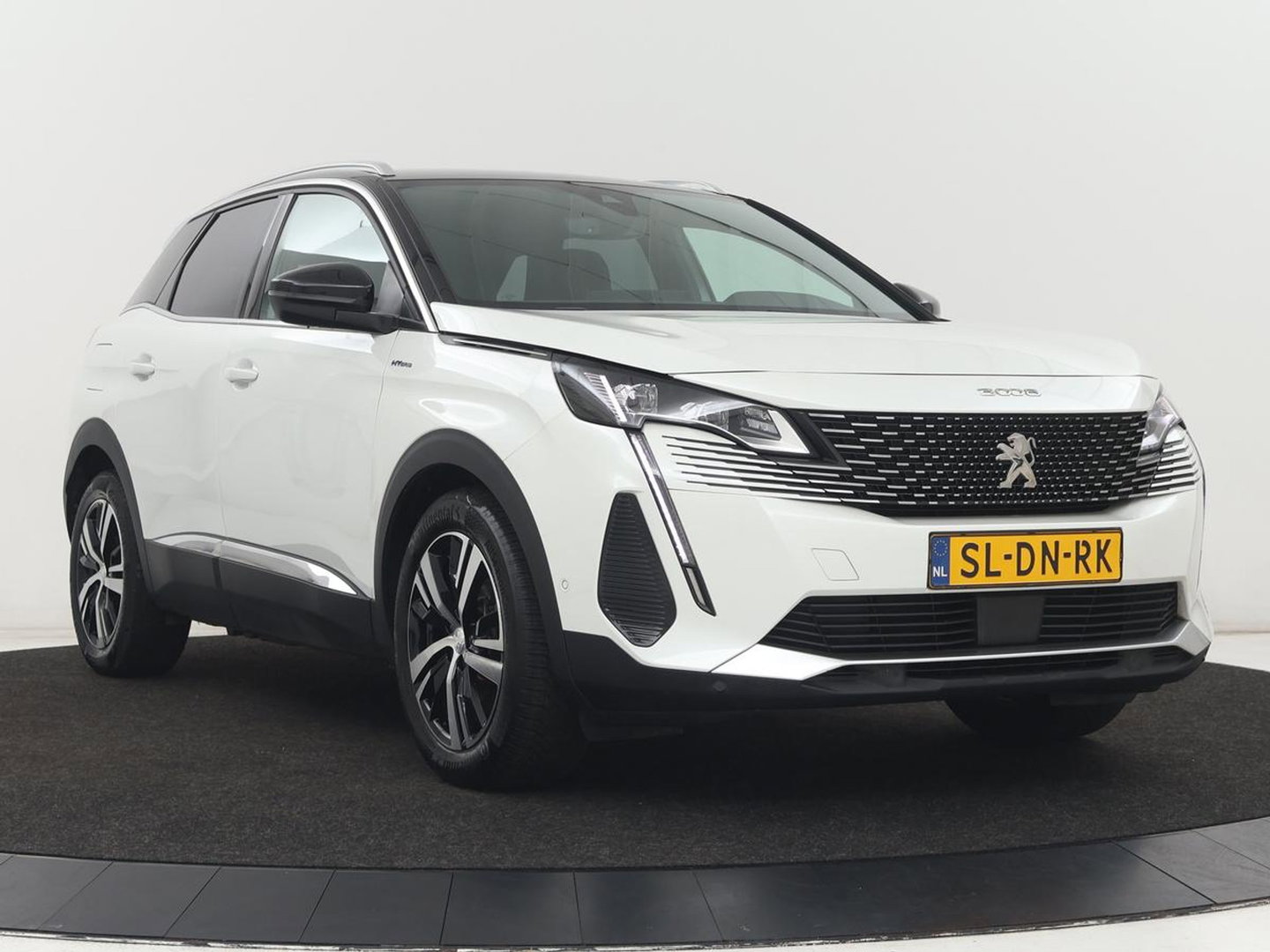 Peugeot 3008 1.6 HYbrid 225 GT Line | SOH 89% | Adaptive cruise | Half leder | Camera | Navigatie | Carplay | Dodehoek detectie | Digital Cockpit | Climate control | Bluetooth | PHEV | Plug In