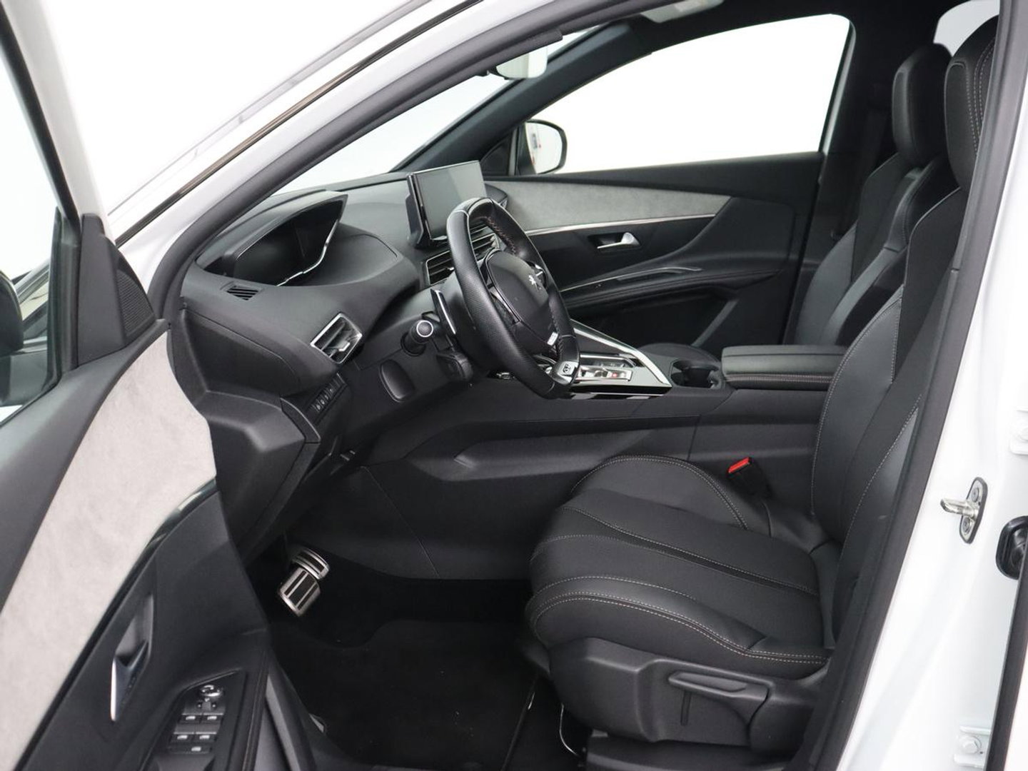 Peugeot 3008 1.6 HYbrid 225 GT | SOH 89% | Adaptive cruise | Half leder | Camera | Navigatie | Carplay | Dodehoek detectie | Digital Cockpit | Climate control | Bluetooth | PHEV | Plug In