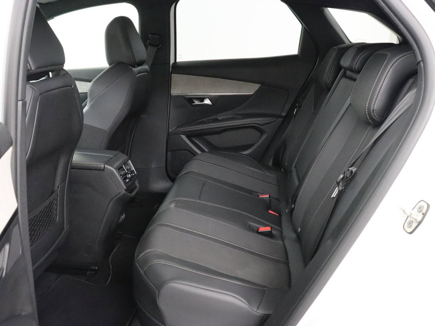 Peugeot 3008 1.6 HYbrid 225 GT | SOH 89% | Adaptive cruise | Half leder | Camera | Navigatie | Carplay | Dodehoek detectie | Digital Cockpit | Climate control | Bluetooth | PHEV | Plug In