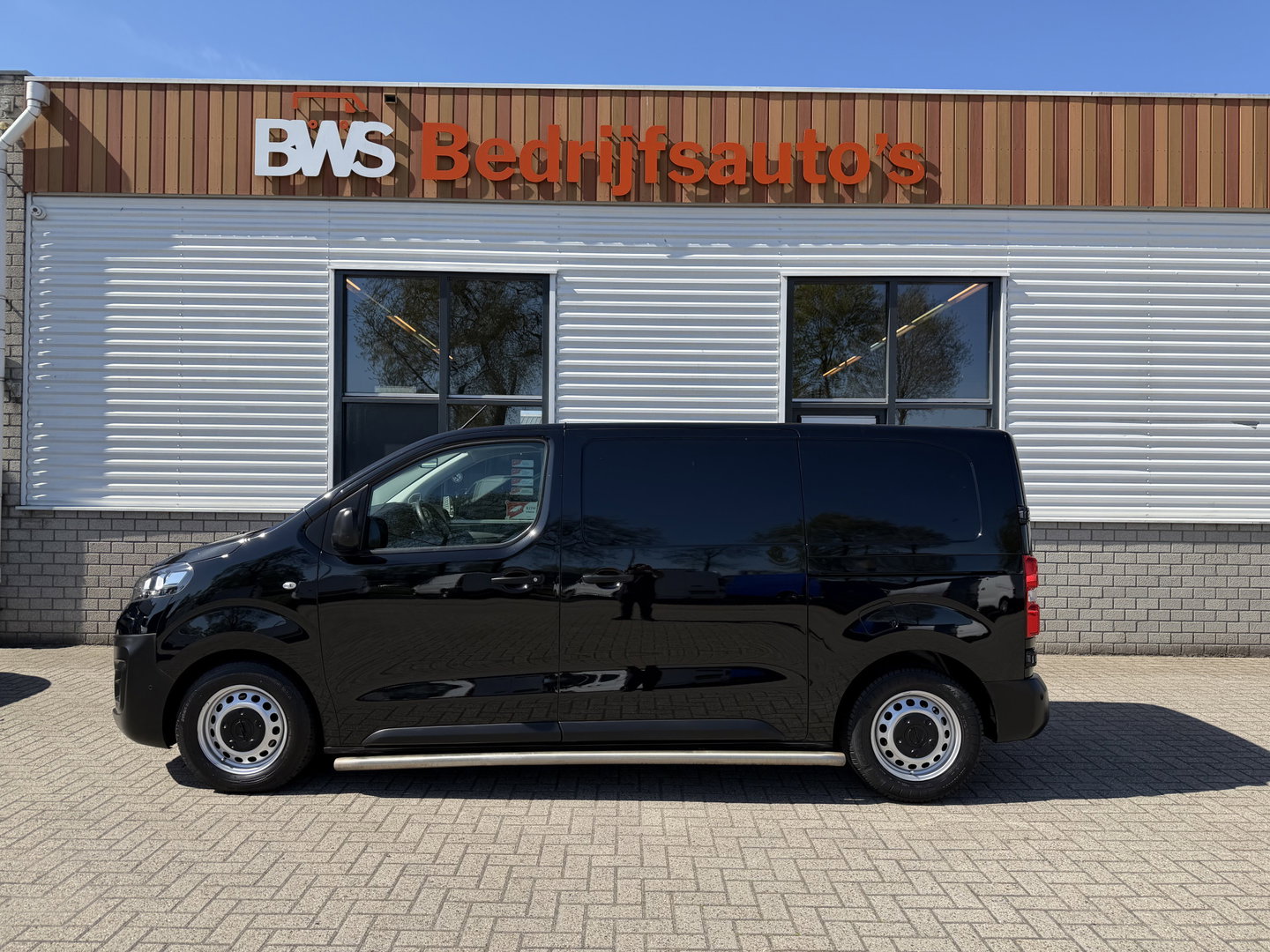Opel Vivaro 1.5 CDTI L2H1 Selection / vaste prijs rijlaar € 18.950 ex btw / euro 6 / bpm vrij / lease vanaf € 319 / dubbele schuideur / zwart metallic / airco / cruise / trekhaak !