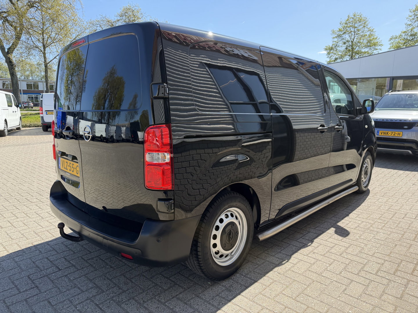Opel Vivaro 1.5 CDTI L2H1 Selection / vaste prijs rijlaar € 18.950 ex btw / euro 6 / bpm vrij / lease vanaf € 319 / dubbele schuideur / zwart metallic / airco / cruise / trekhaak !
