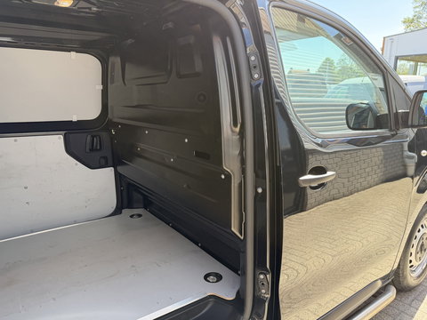 Opel Vivaro 1.5 CDTI L2H1 Selection / vaste prijs rijlaar € 18.950 ex btw / euro 6 / bpm vrij / lease vanaf € 319 / dubbele schuideur / zwart metallic / airco / cruise / trekhaak !