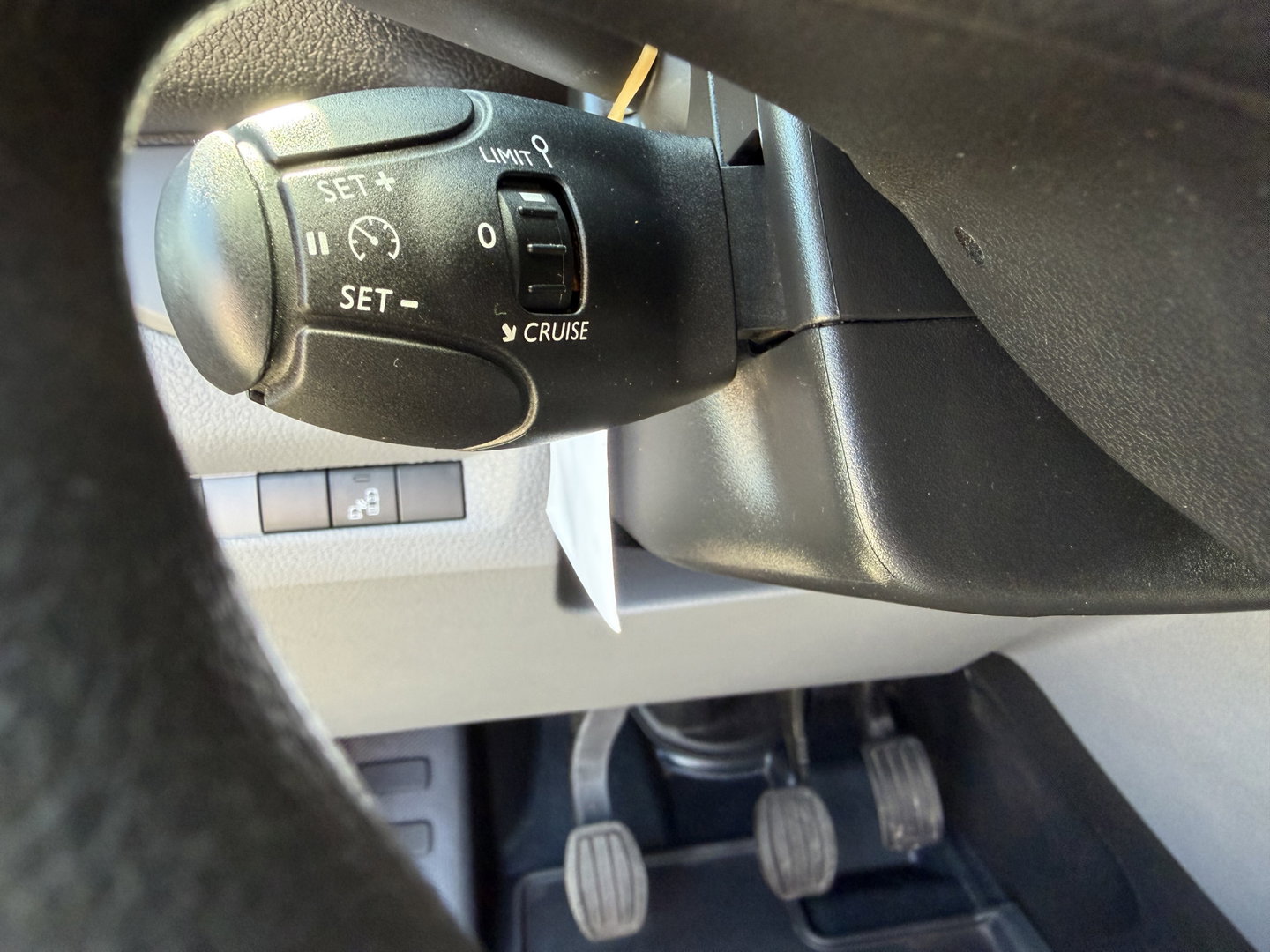 Opel Vivaro 1.5 CDTI L2H1 Selection / vaste prijs rijlaar € 18.950 ex btw / euro 6 / bpm vrij / lease vanaf € 319 / dubbele schuideur / zwart metallic / airco / cruise / trekhaak !