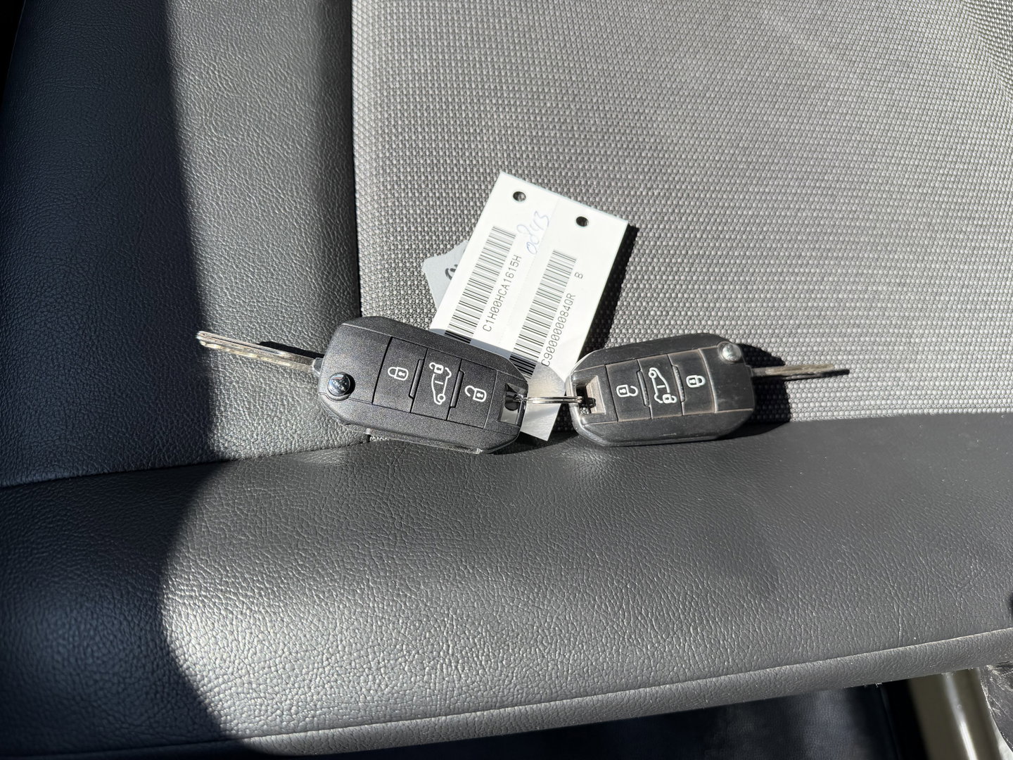 Opel Vivaro 1.5 CDTI L2H1 Selection / vaste prijs rijlaar € 18.950 ex btw / euro 6 / bpm vrij / lease vanaf € 319 / dubbele schuideur / zwart metallic / airco / cruise / trekhaak !