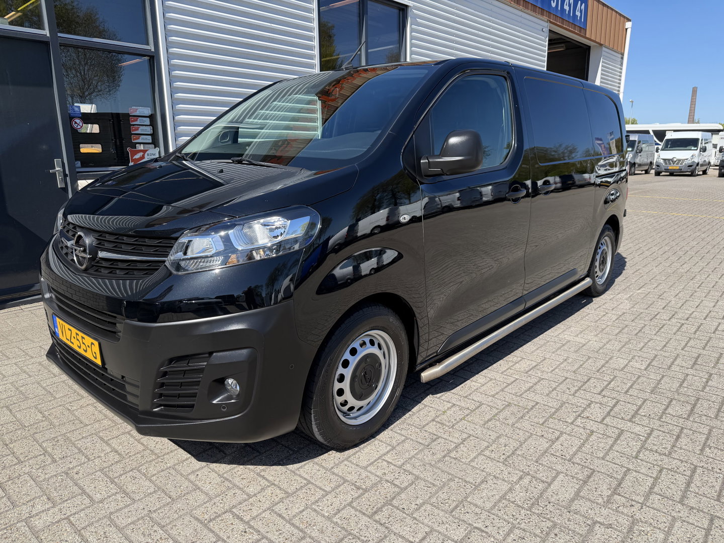 Opel Vivaro 1.5 CDTI L2H1 Selection / vaste prijs rijlaar € 18.950 ex btw / euro 6 / bpm vrij / lease vanaf € 319 / dubbele schuideur / zwart metallic / airco / cruise / trekhaak !