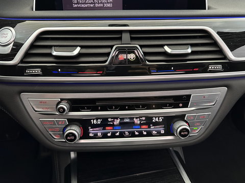 BMW 7 Serie 745e High Executive M-Sportpack *PANO | LEATHER | LASER-LIGHT | HEAD-UP | ADAPTIVE-CRUISE | BLINDSPOT | SOFT-CLOSE | HARMAN/KARDON | NIGHT-VISION | MEMORY-PACK | DIGI-COCKPIT | KEYLESS | DAB+ | CAMERA | HEATED-COMFORTSEATS