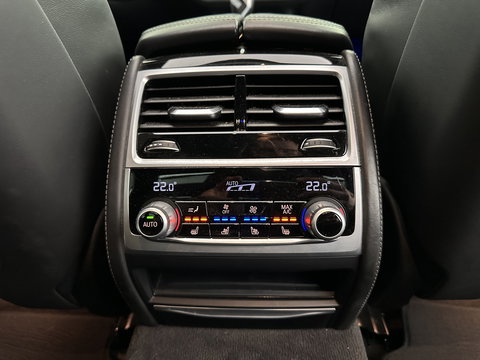 BMW 7 Serie 745e High Executive M-Sportpack *PANO | LEATHER | LASER-LIGHT | HEAD-UP | ADAPTIVE-CRUISE | BLINDSPOT | SOFT-CLOSE | HARMAN/KARDON | NIGHT-VISION | MEMORY-PACK | DIGI-COCKPIT | KEYLESS | DAB+ | CAMERA | HEATED-COMFORTSEATS
