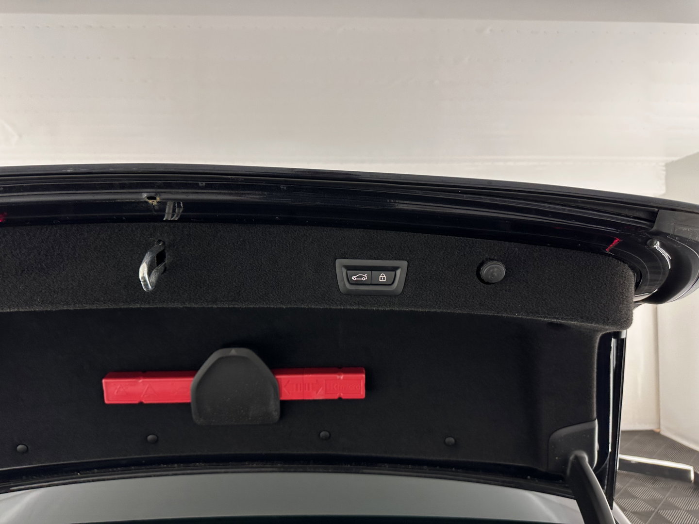 BMW 7 Serie 745e High Executive M-Sportpack *PANO | LEATHER | LASER-LIGHT | HEAD-UP | ADAPTIVE-CRUISE | BLINDSPOT | SOFT-CLOSE | HARMAN/KARDON | NIGHT-VISION | MEMORY-PACK | DIGI-COCKPIT | KEYLESS | DAB+ | CAMERA | HEATED-COMFORTSEATS