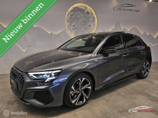 Audi A3 - Sportback 40 TFSI e 3x S-line Panorama/Keyless/Camera/ACC