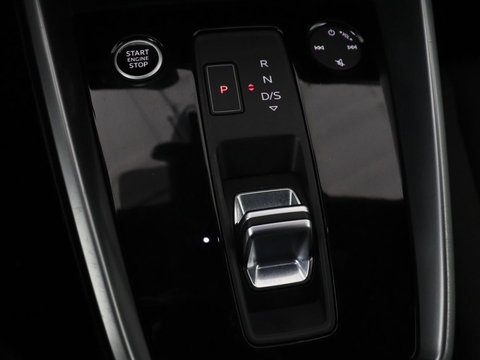 Audi A3 30 TFSI Pro Line | Carplay | Full LED | Climate control | Virtual Cockpit | Parkeerhulp | Cruise control | DAB | Bluetooth