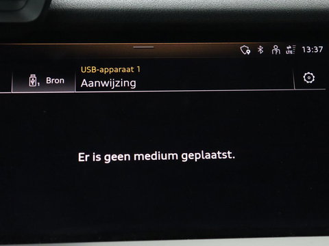 Audi A3 30 TFSI Pro Line | Carplay | Full LED | Climate control | Virtual Cockpit | Parkeerhulp | Cruise control | DAB | Bluetooth