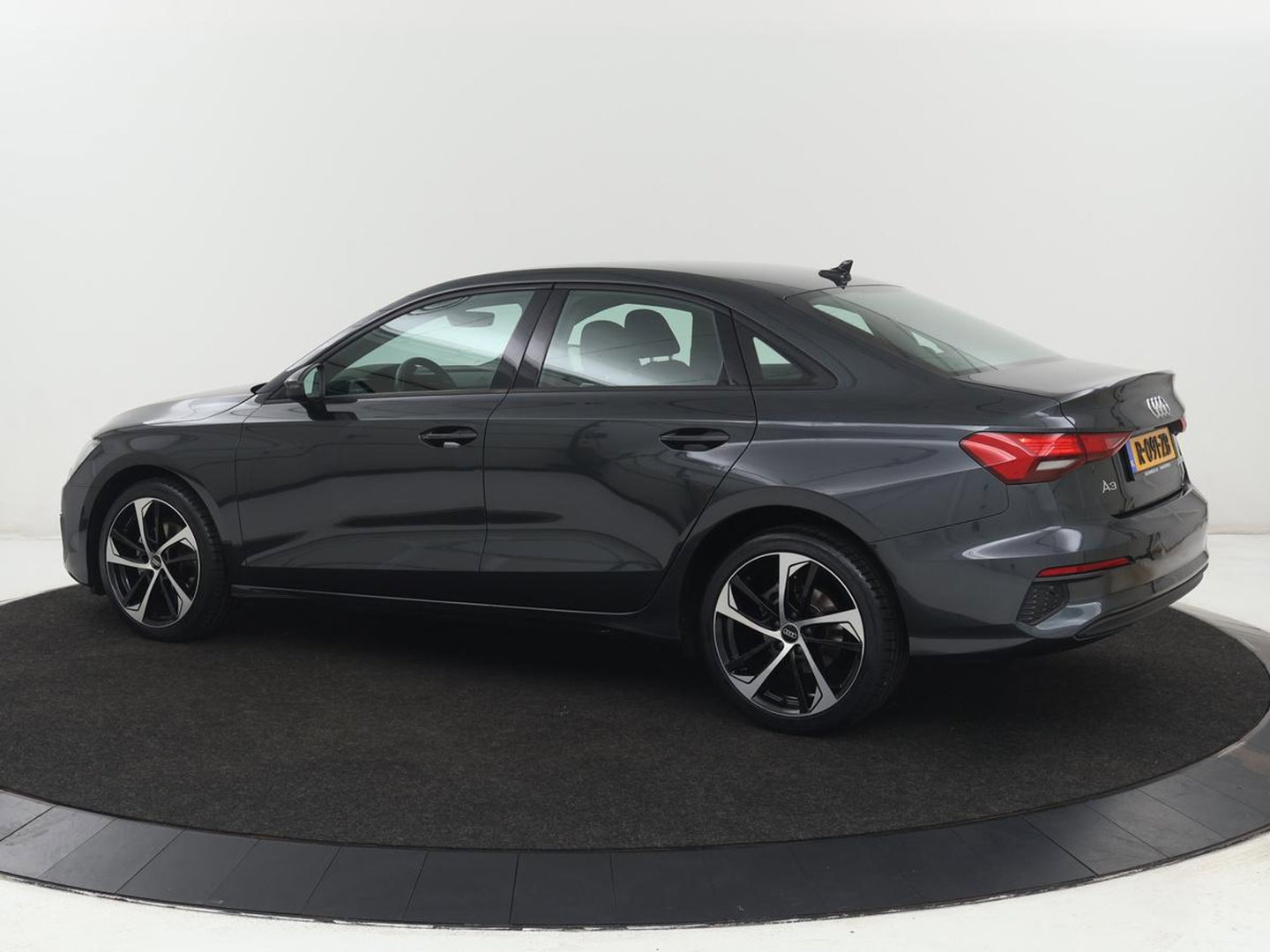 Audi A3 30 TFSI Pro Line | Carplay | Full LED | Climate control | Virtual Cockpit | Parkeerhulp | Cruise control | DAB | Bluetooth