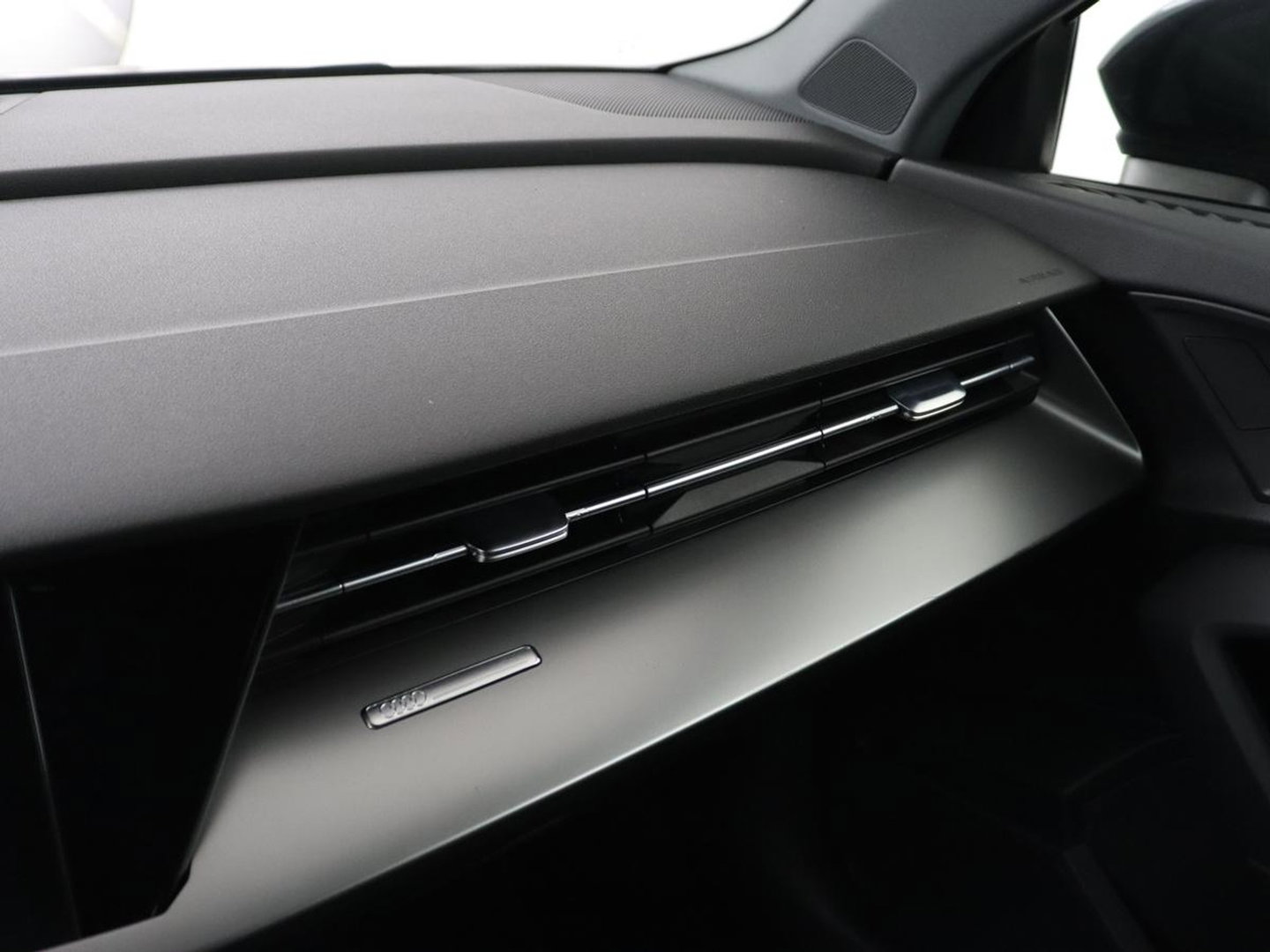 Audi A3 30 TFSI Pro Line | Carplay | Full LED | Climate control | Virtual Cockpit | Parkeerhulp | Cruise control | DAB | Bluetooth