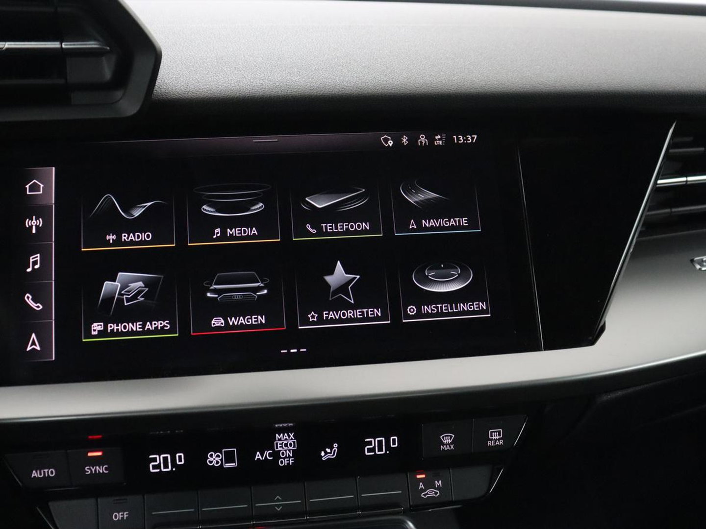 Audi A3 30 TFSI Pro Line | Carplay | Full LED | Climate control | Virtual Cockpit | Parkeerhulp | Cruise control | DAB | Bluetooth