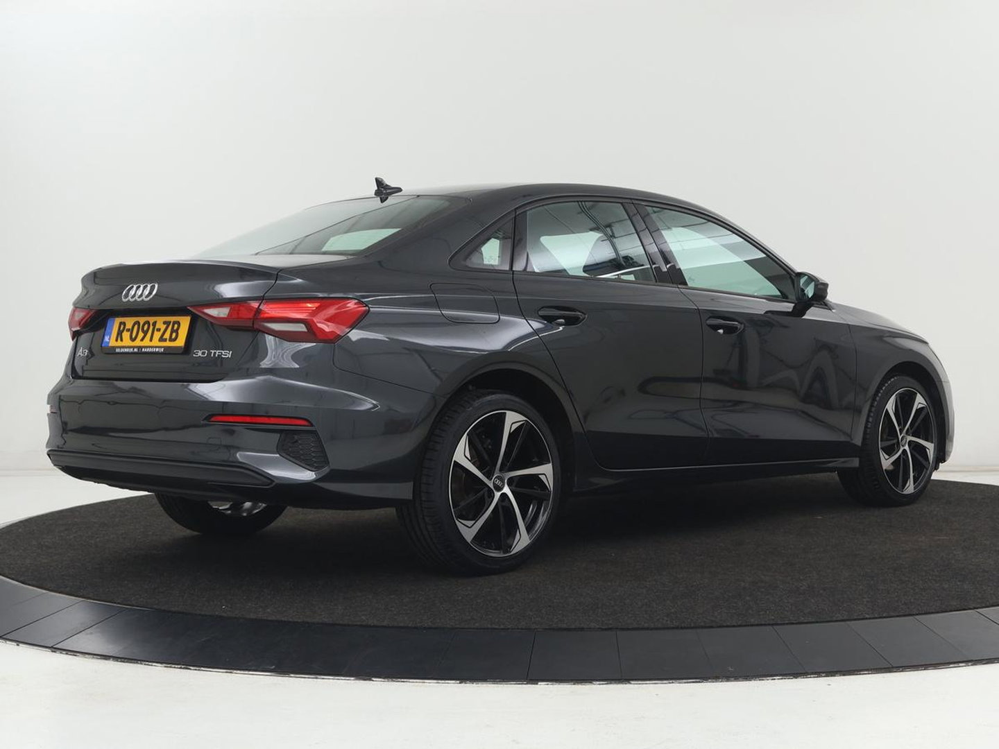 Audi A3 30 TFSI Pro Line | Carplay | Full LED | Climate control | Virtual Cockpit | Parkeerhulp | Cruise control | DAB | Bluetooth