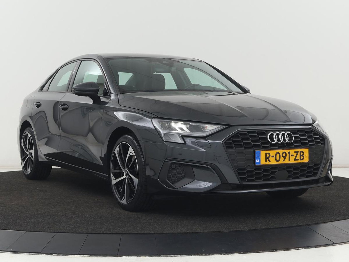 Audi A3 30 TFSI Pro Line | Carplay | Full LED | Climate control | Virtual Cockpit | Parkeerhulp | Cruise control | DAB | Bluetooth