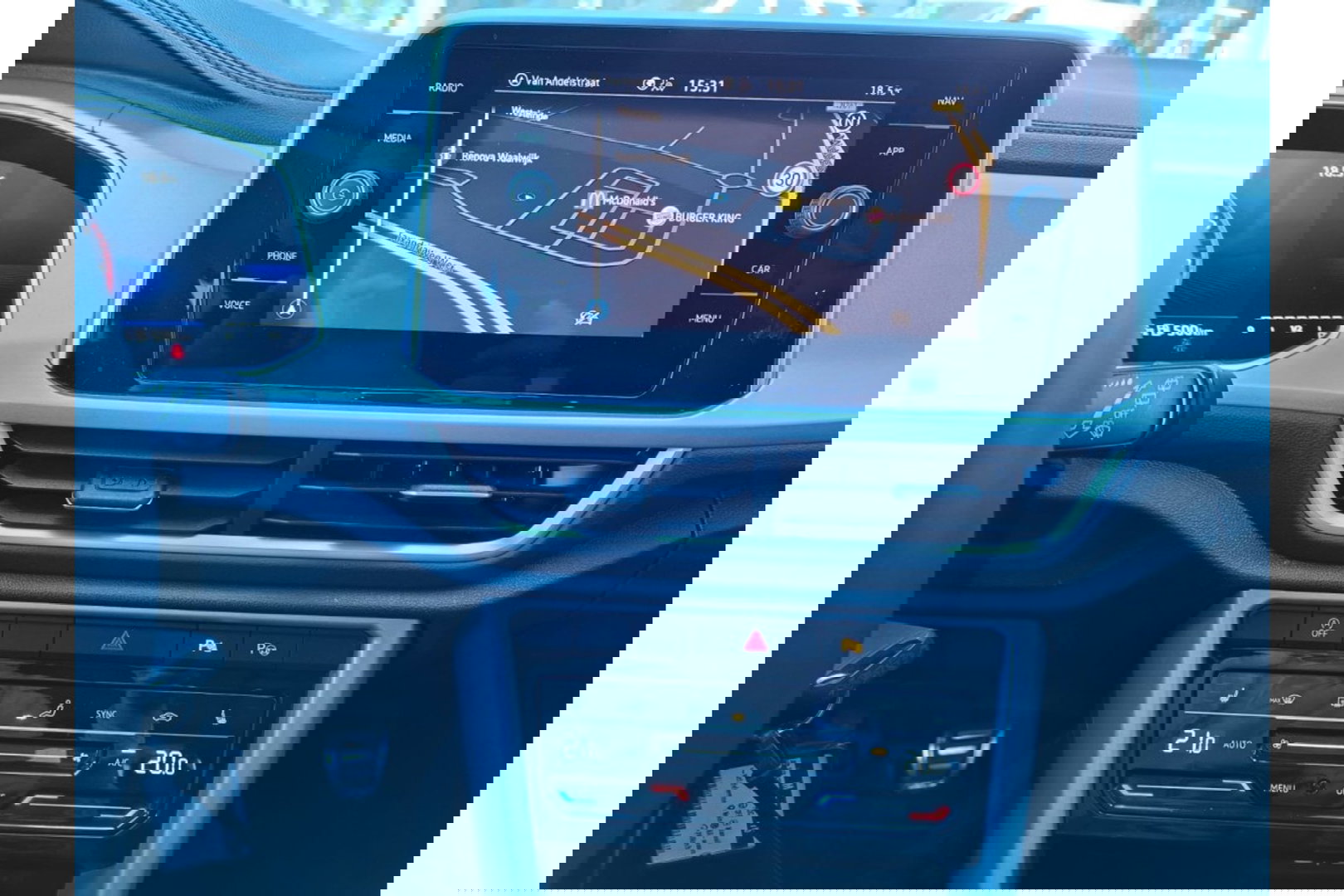 Volkswagen T-Roc 1.0 TSI GOAL EDITION AIRCO NAVI PDC LMV STOELVW