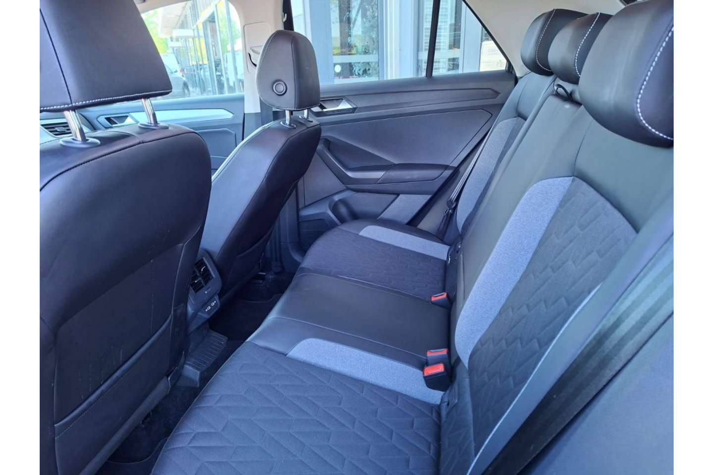 Volkswagen T-Roc 1.0 TSI GOAL EDITION AIRCO NAVI PDC LMV STOELVW