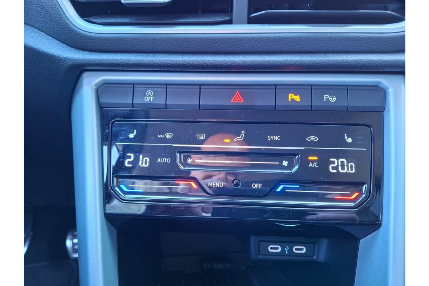 Volkswagen T-Roc 1.0 TSI GOAL EDITION AIRCO NAVI PDC LMV STOELVW