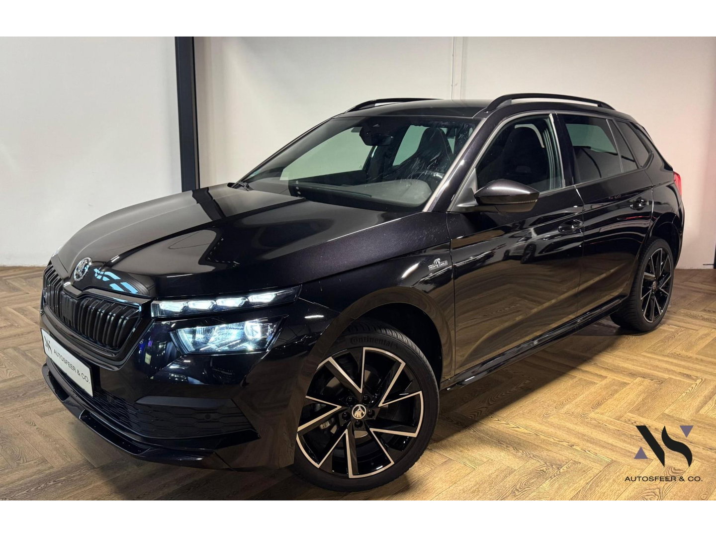 Škoda Kamiq 1.5 TSI ACT Sport Business PANO KEYLESS