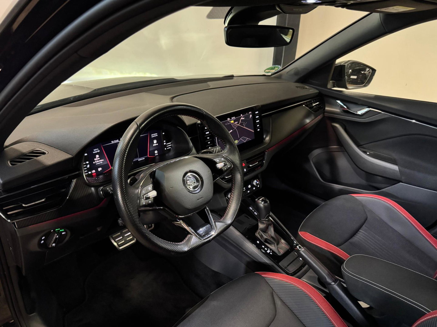 Škoda Kamiq 1.5 TSI ACT Sport Business PANO KEYLESS