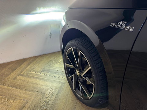 Škoda Kamiq 1.5 TSI ACT Sport Business PANO KEYLESS