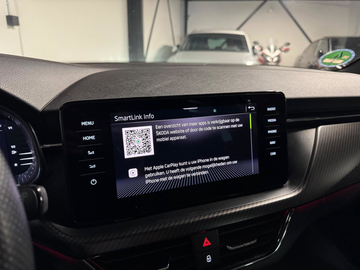 Škoda Kamiq 1.5 TSI ACT Sport Business PANO KEYLESS