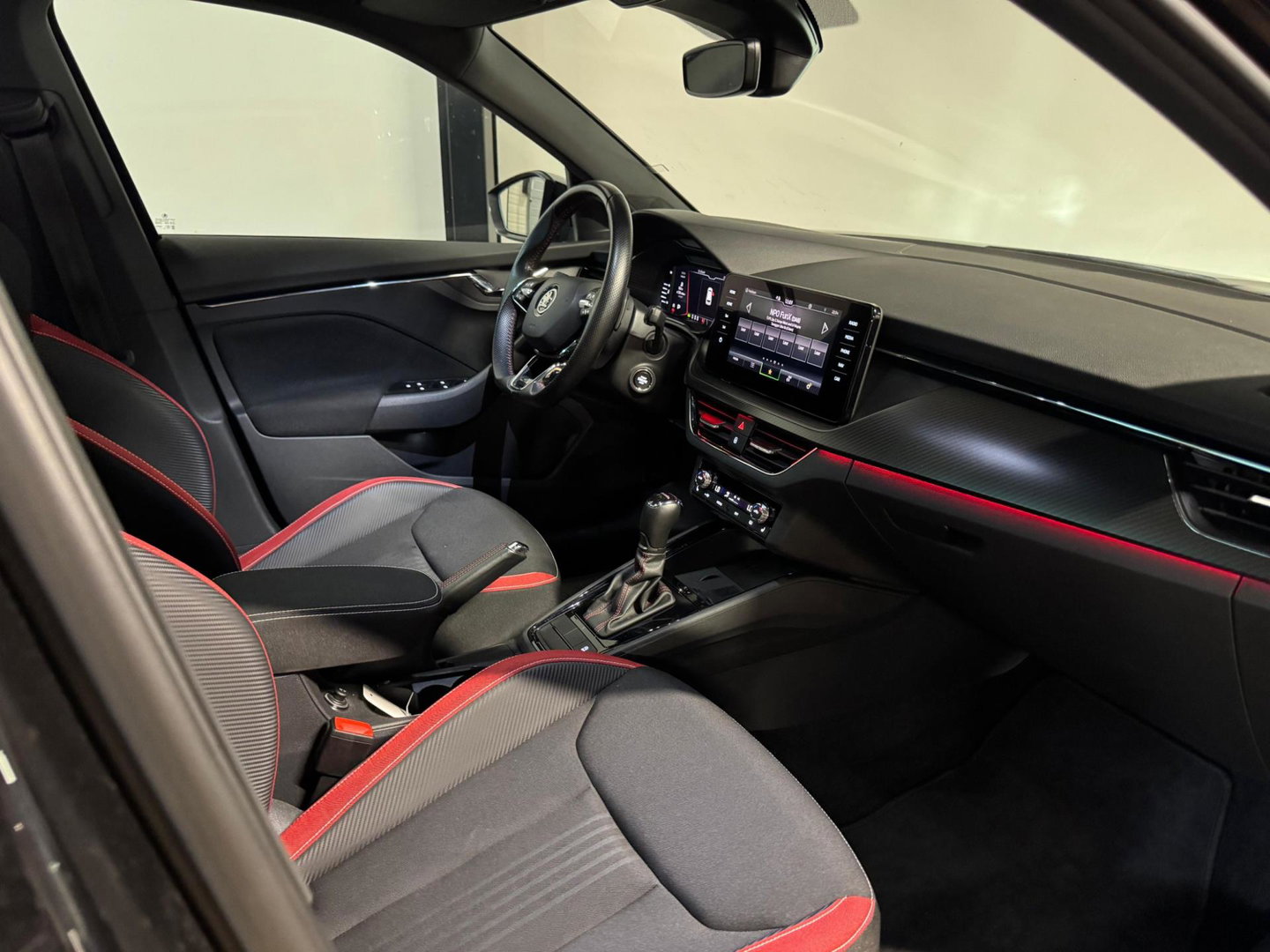 Škoda Kamiq 1.5 TSI ACT Sport Business PANO KEYLESS