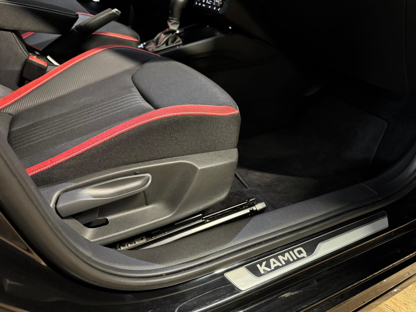 Škoda Kamiq 1.5 TSI ACT Sport Business PANO KEYLESS