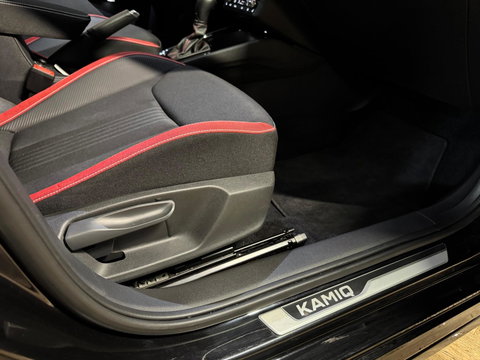 Škoda Kamiq 1.5 TSI ACT Sport Business PANO KEYLESS
