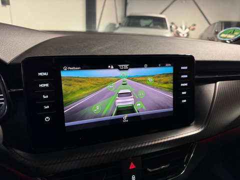 Škoda Kamiq 1.5 TSI ACT Sport Business PANO KEYLESS