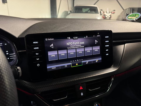 Škoda Kamiq 1.5 TSI ACT Sport Business PANO KEYLESS