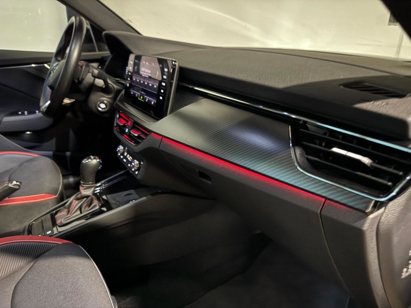 Škoda Kamiq 1.5 TSI ACT Sport Business PANO KEYLESS