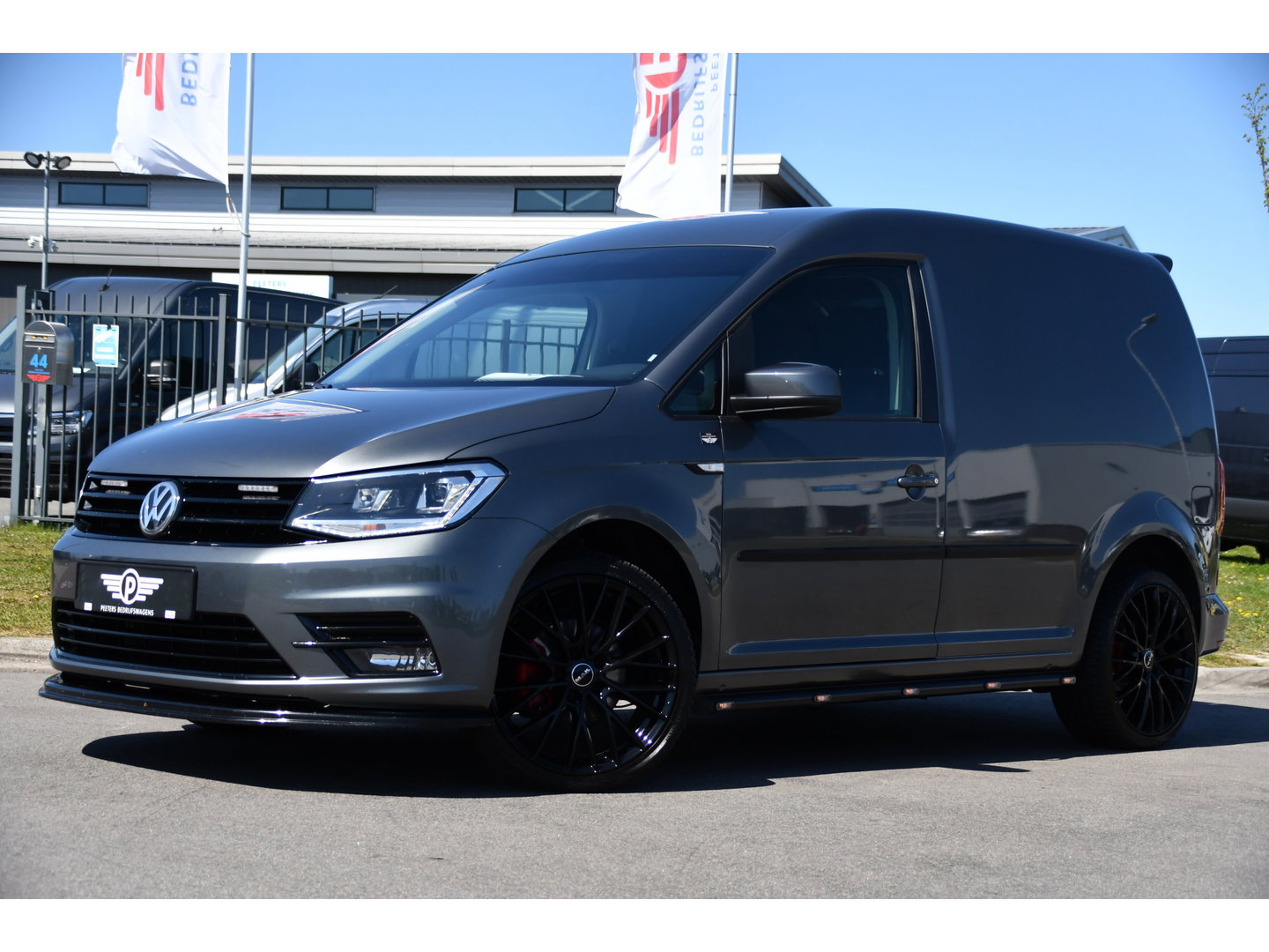 Volkswagen Caddy 2.0 TDI L1H1 PB Edition Adaptieve Cruise, Carplay, LED, Leder, 185pk, Sensoren, Multimedia, Automaat, Trekhaak, Voorruit verwarming, Uniek!