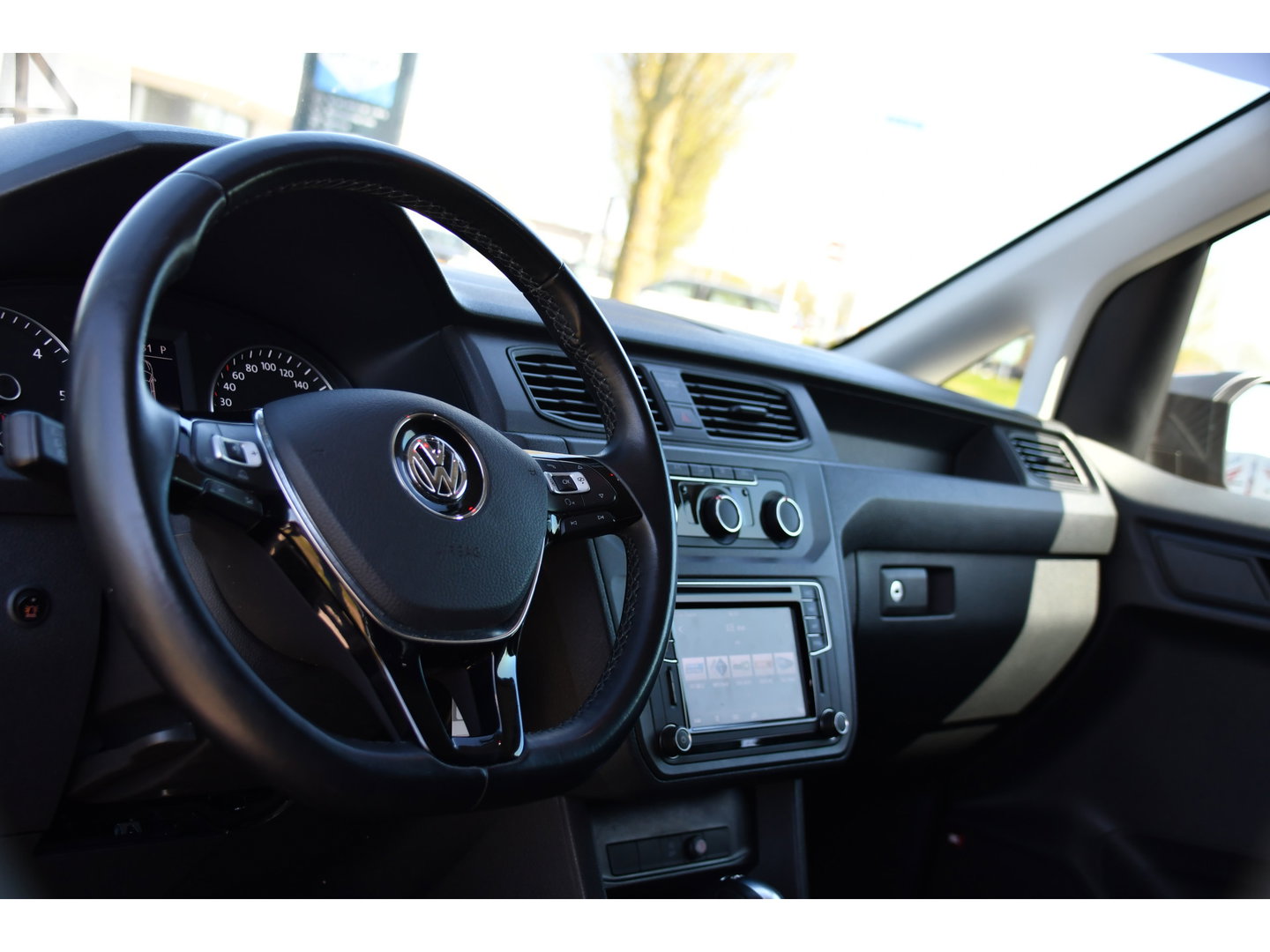 Volkswagen Caddy 2.0 TDI L1H1 PB Edition Adaptieve Cruise, Carplay, LED, Leder, 185pk, Sensoren, Multimedia, Automaat, Trekhaak, Voorruit verwarming, Uniek!