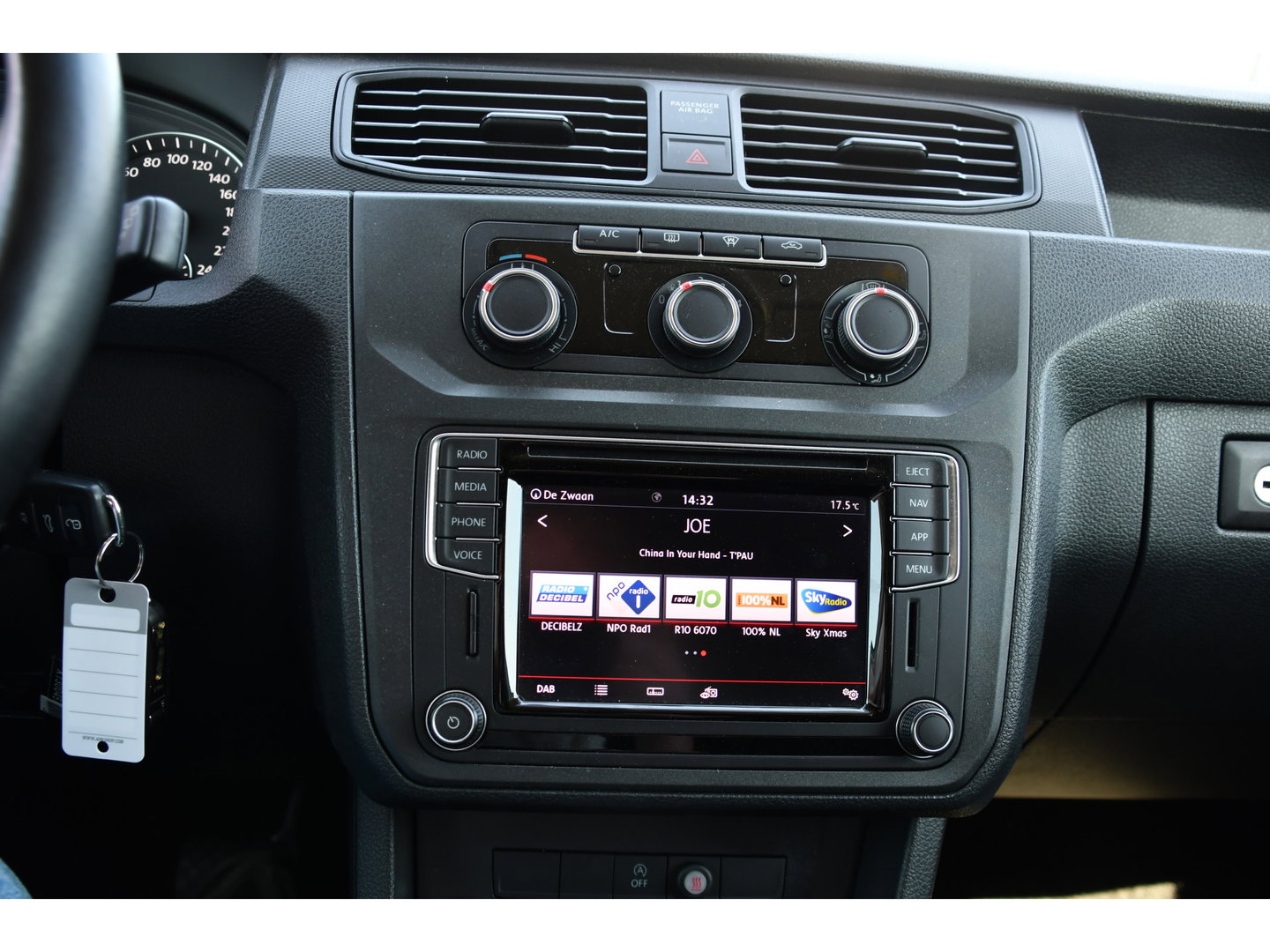 Volkswagen Caddy 2.0 TDI L1H1 PB Edition Adaptieve Cruise, Carplay, LED, Leder, 185pk, Sensoren, Multimedia, Automaat, Trekhaak, Voorruit verwarming, Uniek!