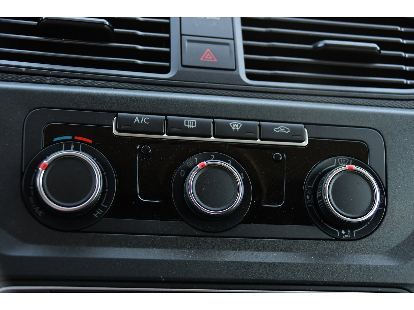 Volkswagen Caddy 2.0 TDI L1H1 PB Edition Adaptieve Cruise, Carplay, LED, Leder, 185pk, Sensoren, Multimedia, Automaat, Trekhaak, Voorruit verwarming, Uniek!