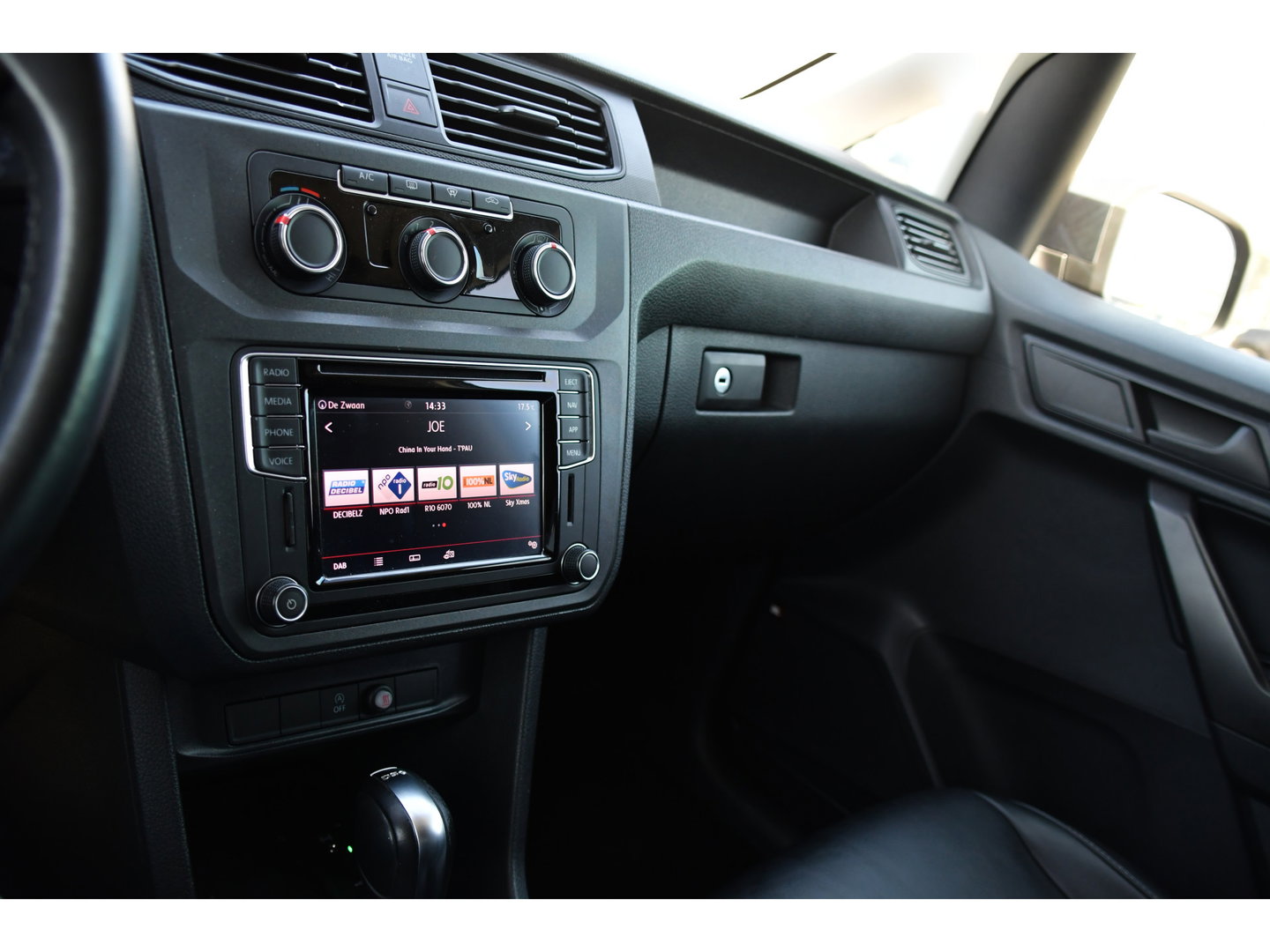 Volkswagen Caddy 2.0 TDI L1H1 PB Edition Adaptieve Cruise, Carplay, LED, Leder, 185pk, Sensoren, Multimedia, Automaat, Trekhaak, Voorruit verwarming, Uniek!