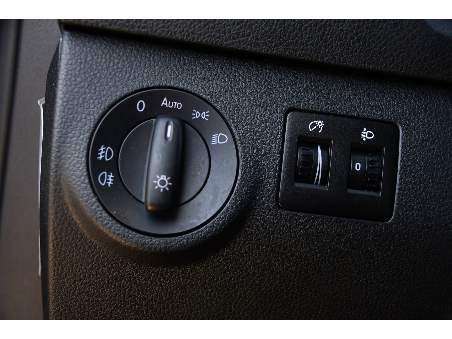 Volkswagen Caddy 2.0 TDI L1H1 PB Edition Adaptieve Cruise, Carplay, LED, Leder, 185pk, Sensoren, Multimedia, Automaat, Trekhaak, Voorruit verwarming, Uniek!