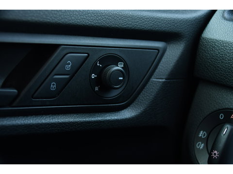 Volkswagen Caddy 2.0 TDI L1H1 PB Edition Adaptieve Cruise, Carplay, LED, Leder, 185pk, Sensoren, Multimedia, Automaat, Trekhaak, Voorruit verwarming, Uniek!